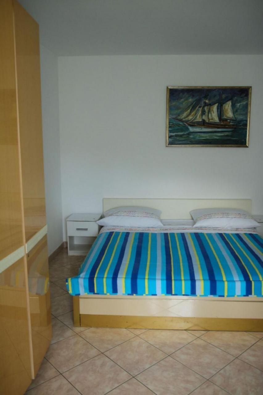 Apartments Zdravko - 150 M From Sandy Beach Дуче Экстерьер фото